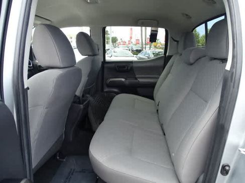 Certified 2022 Toyota Tacoma SR5 AWD/4WD image 21