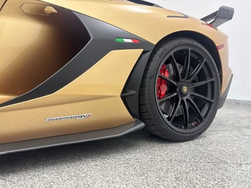 Used 2019 Lamborghini Aventador SVJ image 31
