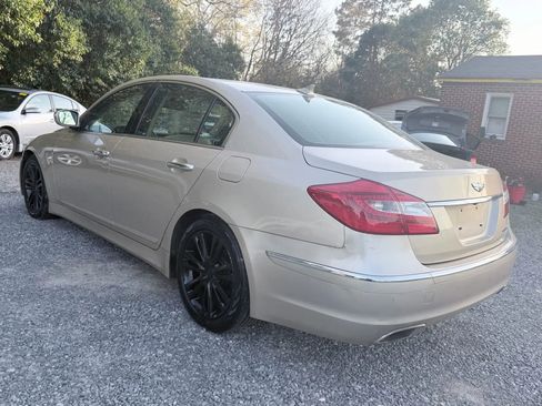 Used 2012 Hyundai Genesis 3.8 w/ Premium Pkg image 4