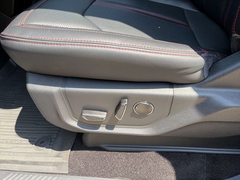 Used 2023 Ford Expedition Limited RWD image 15