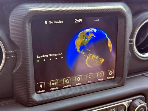 Used 2023 Jeep Wrangler Unlimited Sahara w/ Cold Weather Group image 13