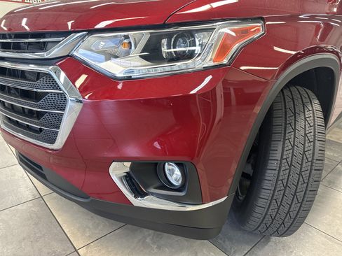 Used 2021 Chevrolet Traverse LT FWD image 14