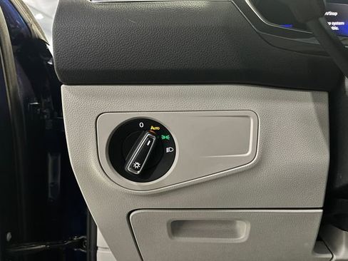 Used 2022 Volkswagen Tiguan SE image 25