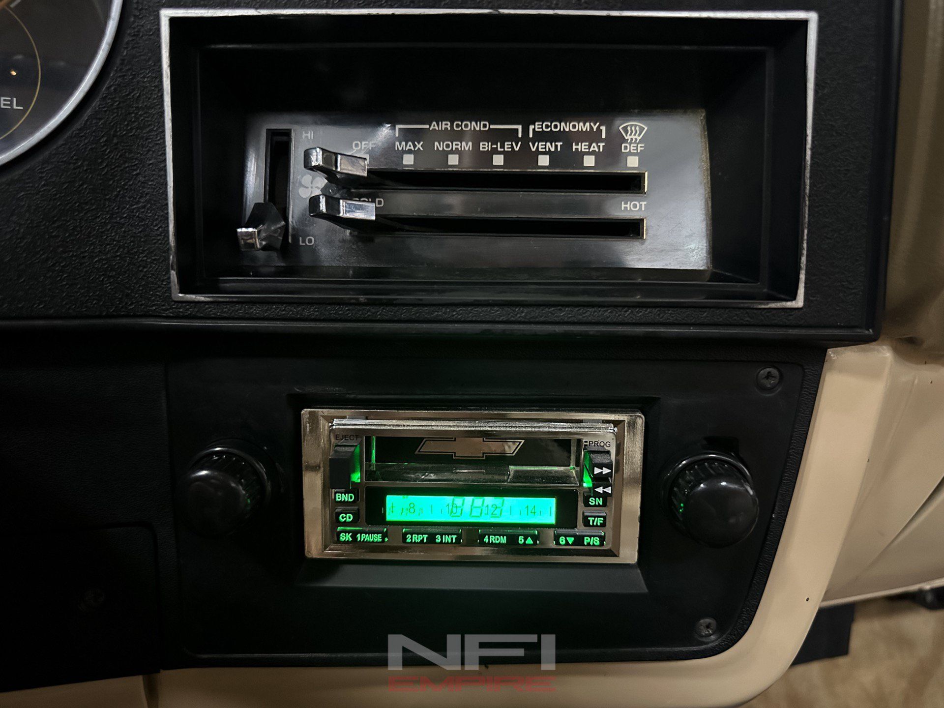 Used 1987 Chevrolet Silverado 1500 1500 RWD image 29
