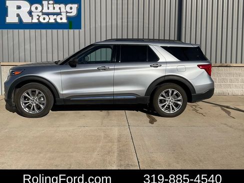 Used 2021 Ford Explorer XLT w/ Equipment Group 202A image 2