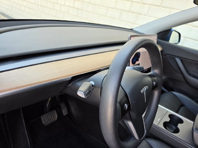 Used 2021 Tesla Model Y Long Range AWD/4WD image 18