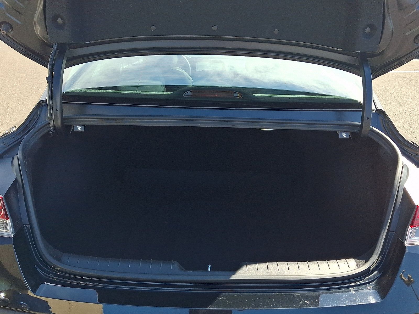 Certified 2025 Hyundai Elantra Limited FWD image 29