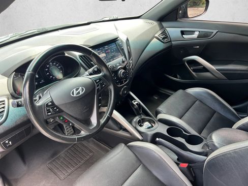 Used 2017 Hyundai Veloster Turbo FWD image 10