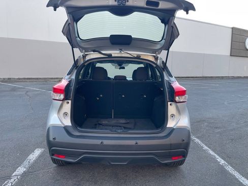 Used 2020 Nissan Kicks SV FWD image 15