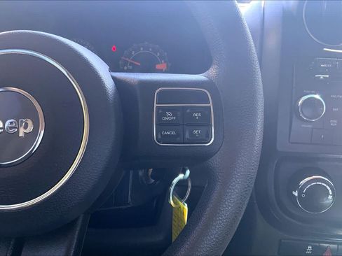 Used 2017 Jeep Patriot Sport AWD/4WD image 25