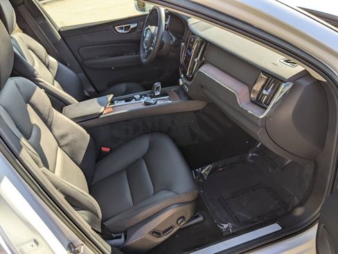 Certified 2023 Volvo XC60 B5 Plus AWD/4WD image 22