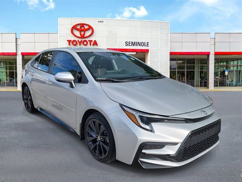 Used 2024 Toyota Corolla SE image 2