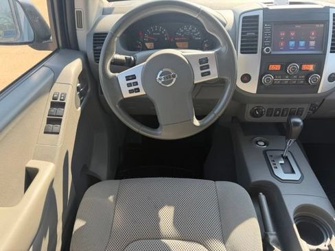 Used 2020 Nissan Frontier SV AWD/4WD image 10