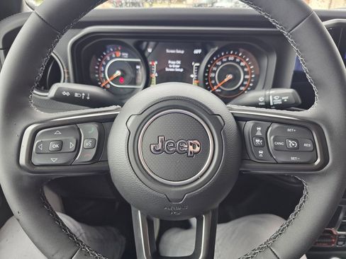 Used 2026 Jeep Gladiator Mojave image 18