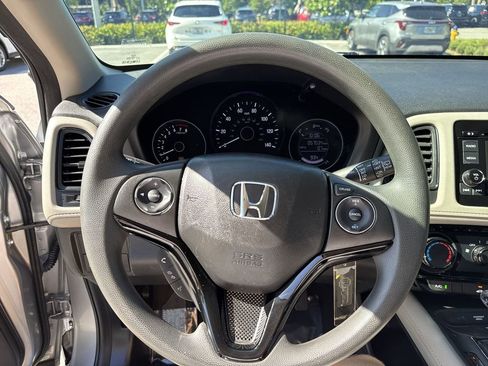Used 2019 Honda HR-V LX image 47