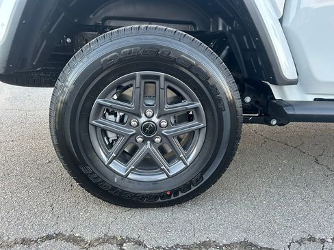 New 2026 Jeep Gladiator Sport image 27