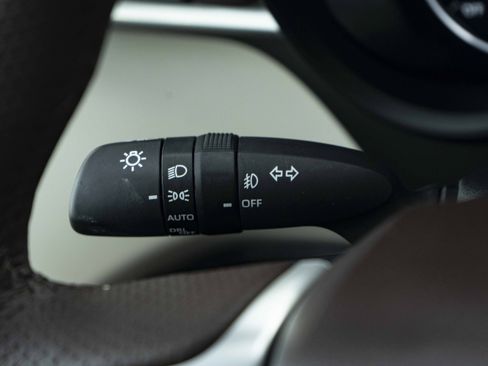 Used 2024 Toyota Sienna Platinum FWD image 25