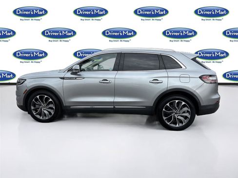 Used 2022 Lincoln Nautilus Reserve w/ Luxury Package image 4