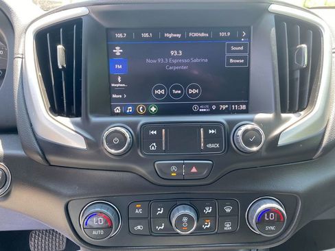 Used 2024 GMC Terrain SLT image 20