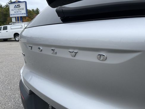 Used 2019 Volvo XC40 T5 R-Design image 11