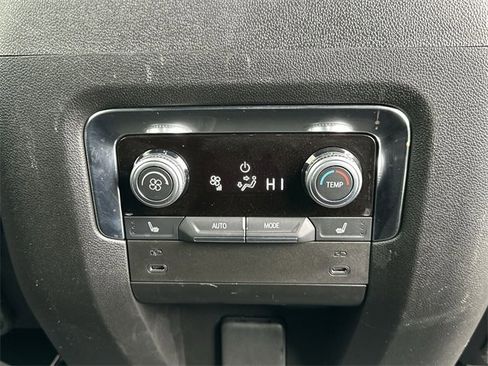 Used 2025 GMC Yukon XL Denali image 28