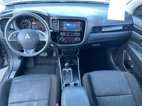 Used 2019 Mitsubishi Outlander ES image 20