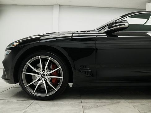 Used 2025 Genesis G70 2.5T image 10
