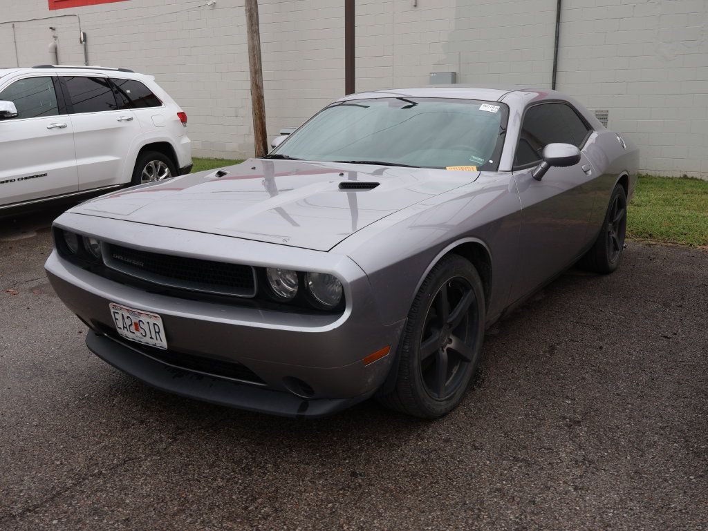 Used 2014 Dodge Challenger SXT RWD image 7