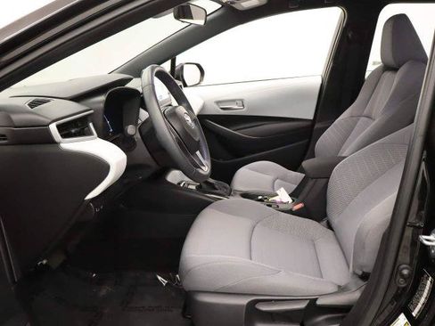 Used 2026 Toyota Corolla SE FWD image 3