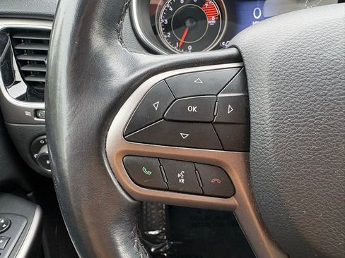 Used 2019 Jeep Cherokee Limited AWD/4WD image 18
