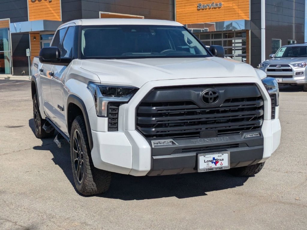 Used 2023 Toyota Tundra SR5 AWD/4WD image 7