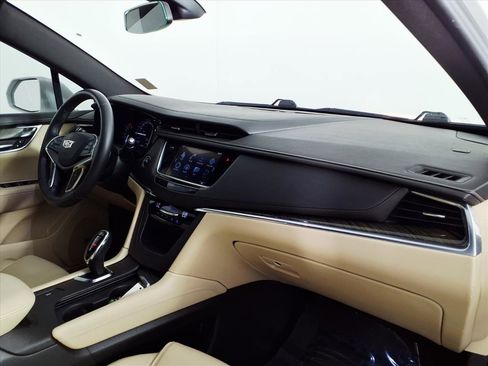 Used 2018 Cadillac XT5 FWD w/ LPO, Wheel Lock Package image 9