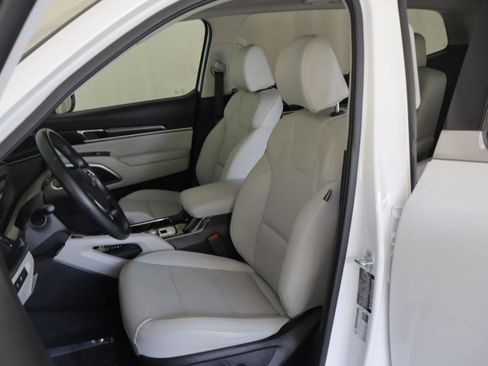 Used 2024 Kia Telluride S w/ S Sunroof Package AWD/4WD image 8