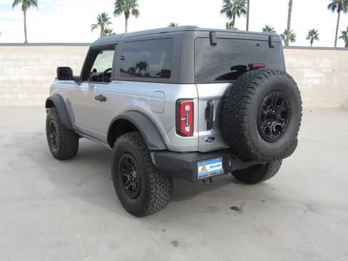 Used 2023 Ford Bronco Wildtrak image 6