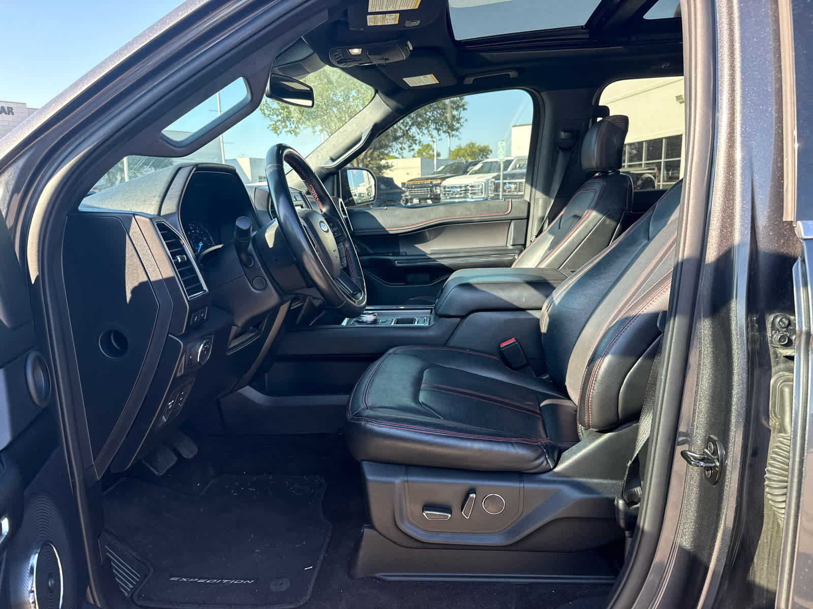 Used 2020 Ford Expedition Limited w/ Equipment Group 303A RWD image 5
