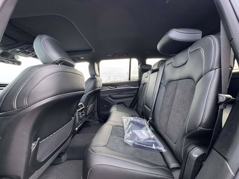 New 2026 Jeep Grand Cherokee Altitude AWD/4WD image 18