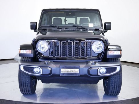 Used 2024 Jeep Gladiator Sport w/ Premium Package image 4