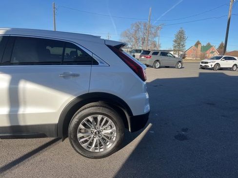 Used 2024 Cadillac XT4 Premium Luxury AWD/4WD image 9