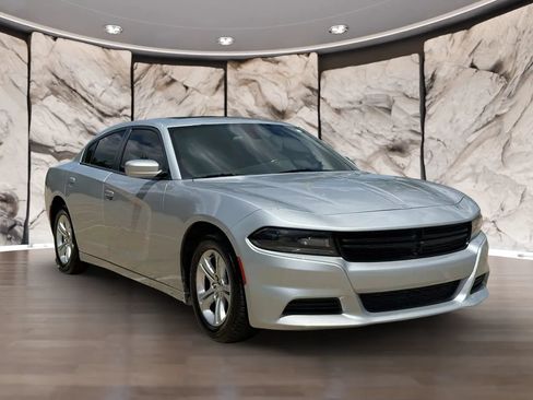 Used 2021 Dodge Charger SXT w/ Leather Interior Group RWD image 8