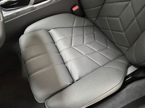 Used 2025 BMW 760i xDrive w/ Executive Package image 29