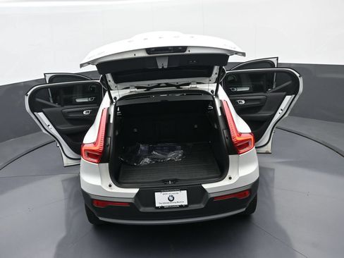 Used 2021 Volvo XC40 T5 Momentum w/ Protection Package Premier AWD/4WD image 41