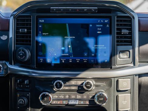 Certified 2022 Ford F150 Lariat w/ Equipment Group 502A High image 36