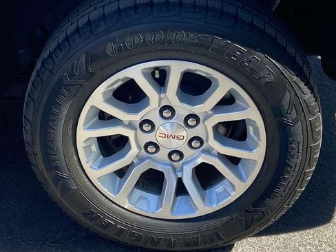 Used 2020 GMC Yukon SLT image 30