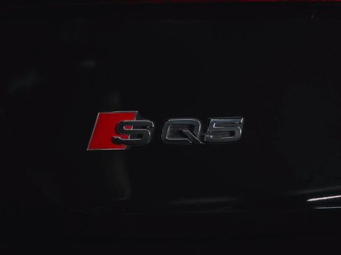 Used 2018 Audi SQ5 Premium Plus w/ Navigation Package AWD/4WD image 23