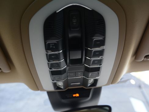 Used 2017 Porsche Macan image 23