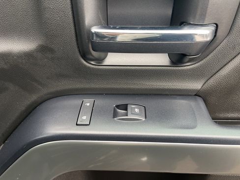 Used 2018 Chevrolet Silverado 1500 LT w/ LT Convenience Package image 10