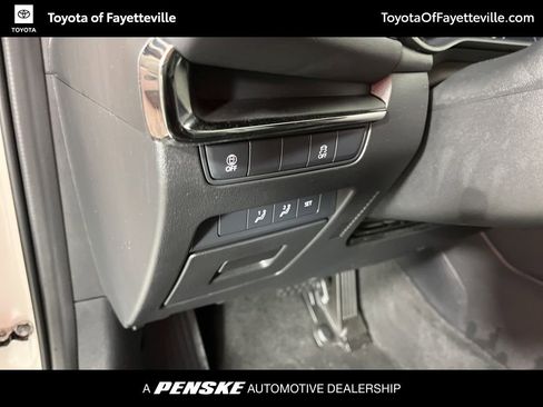 Used 2023 MAZDA MAZDA3 s image 27