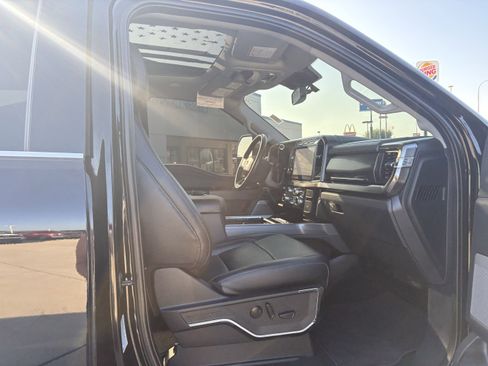 Used 2024 Ford F250 Lariat w/ Lariat Ultimate Package image 7