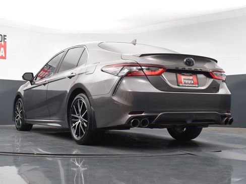 Used 2024 Toyota Camry SE image 27