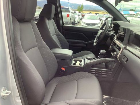 Used 2024 Toyota Tacoma SR5 AWD/4WD image 15